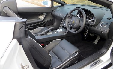 Lamborghini Gallardo LP 560-4 Spyder 11