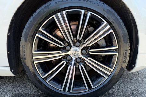 Volvo V60 RECHARGE T6 INSCRIPTION AWD - FULL MAIN DEALER SERVICE - HUGE SPEC 67