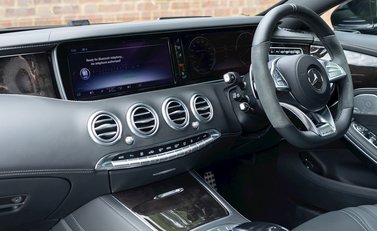 Mercedes-Benz S Class S65 Coupe 16