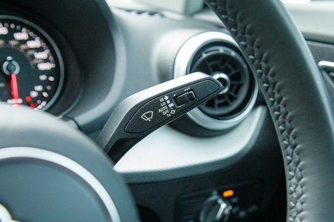 Audi Q2 TFSI TECHNIK 18