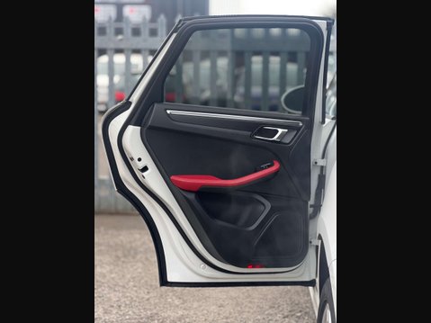 Porsche Macan 2.0T SUV 5dr Petrol PDK 4WD Euro 6 (s/s) (237 ps) 49