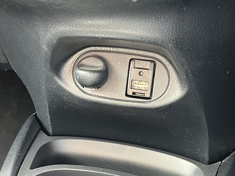 Toyota Yaris 1.5 Hybrid Icon Tech 5dr CVT 33