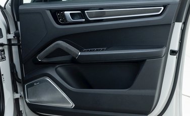 Porsche Cayenne GTS Coupé 21