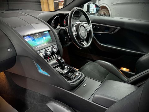 Jaguar F-Type 2.0 F-Type I4 R-Dynamic Auto 3dr 60