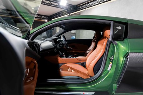 Audi R8 V10 PERFORMANCE EDITION. RWD. SONOMA GREEN. CARBON EXT. FULL PPF. B&O. 19