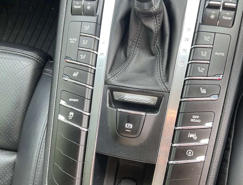 Porsche Macan 3.0 Macan S Semi-Auto 4WD 5dr 22