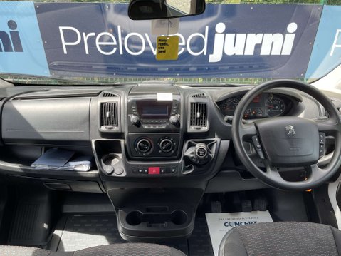Peugeot Boxer 2.2 440 L4 H2 17-Seat NON-D1 Lightweight minibus with full width ramp. 4
