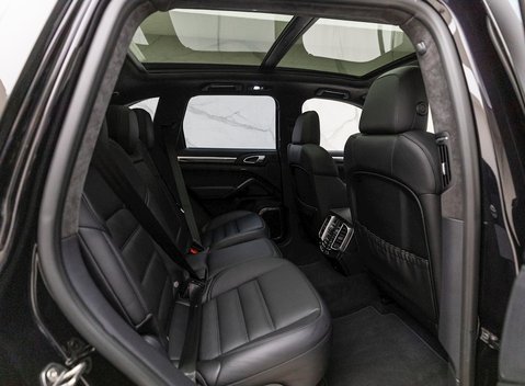 Porsche Cayenne Turbo S 14
