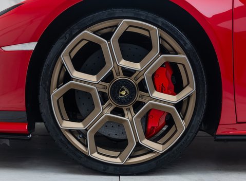 Lamborghini Huracan TECNICA 25