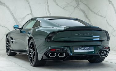 Aston Martin Vanquish V12 10