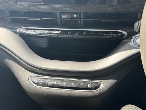 Fiat 500e 42kWh La Prima Hatchback 3dr Electric Auto (118 ps) 29