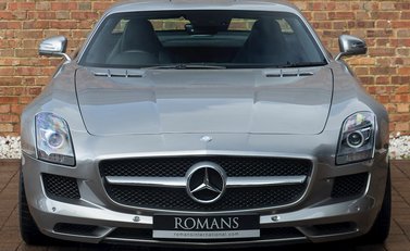 Mercedes-Benz SLS AMG 4