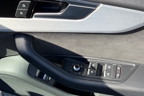 Audi A5 SPORTBACK TFSI QUATTRO S LINE MHEV -APPLE CARPLAY -FULL AUDI S/HISTORY 35
