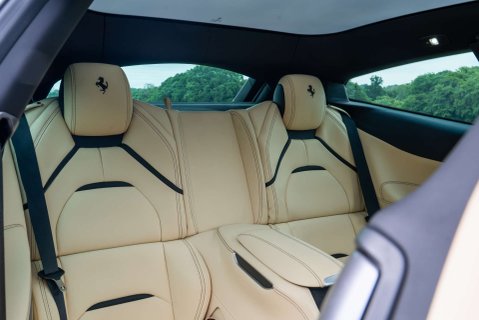 Ferrari GTC4 Lusso T 16