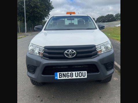 Toyota Hilux 2.4 HI-Luxury Active D-4D 4WD Double Cab 4WD 5dr 2