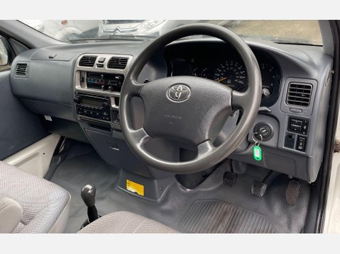 Toyota Hiace 2.5 280 D-4D Panel Van 4dr Diesel Manual RWD L1 H1 (221 g/km, 117 bhp) 25
