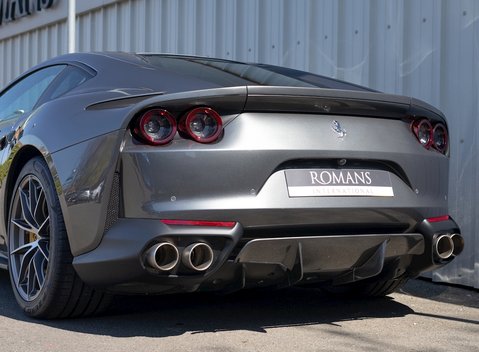 Ferrari 812 Superfast 21