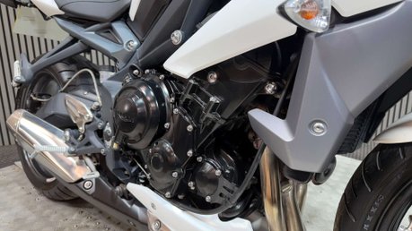Triumph Street Triple 2013 ONLY 13K STUNNING EXAMPLE NEW MOT WARRANTY 23