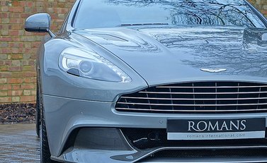 Aston Martin Vanquish 5