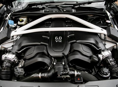 Aston Martin Vanquish S 33