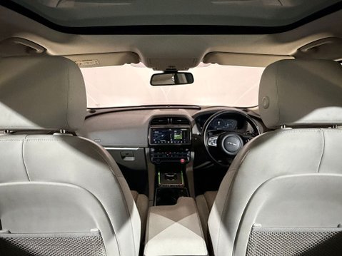 Jaguar F-Pace PORTFOLIO AWD 11