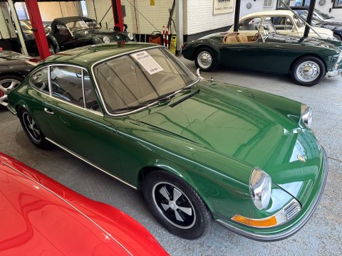 Porsche 911 T 2.2 LWB - LHD COUPE 36