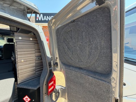 Volkswagen Transporter T6 CAMPER - VERSIONS PIONEER 4 BERTH POP TOP 23