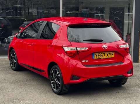 Toyota Yaris VVT-I DESIGN 19