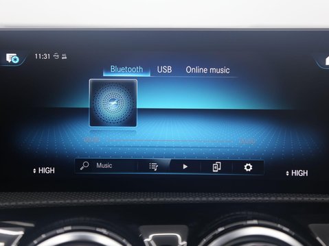 Mercedes-Benz A Class 1.5 A180d AMG Line (Premium Plus) 7G-DCT Euro 6 (s/s) 5dr 17