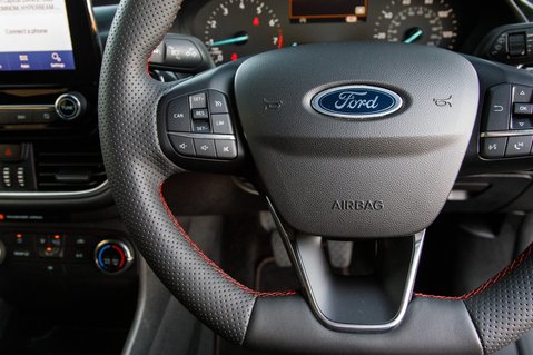 Ford Fiesta ST-LINE 19