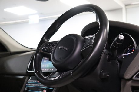 Jaguar F-Pace PORTFOLIO AWD 12