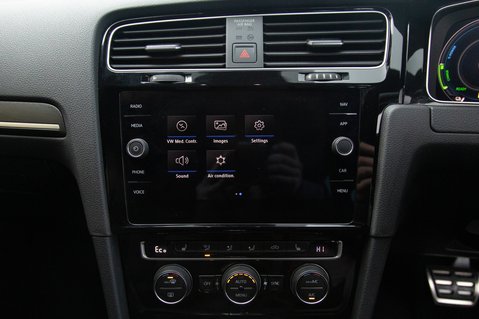 Volkswagen Golf GTE ADVANCE DSG 30