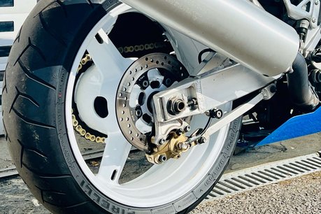 Suzuki GSX-R GSXR 1000 K1 10