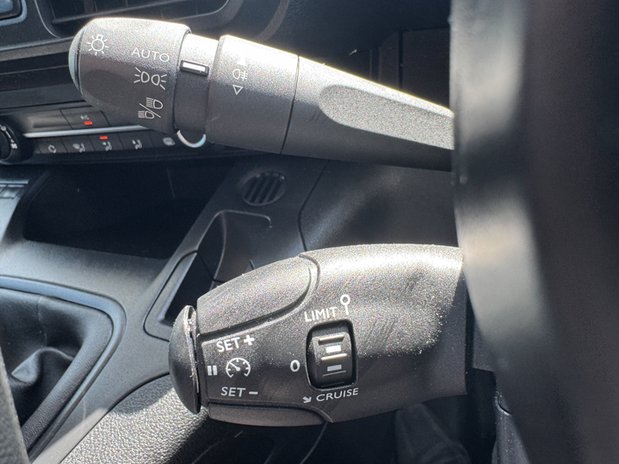 Peugeot Partner SWB L1H1 [SOLD KH] Low Roof Professional Premium+ Air Con Sensors EURO 6 18