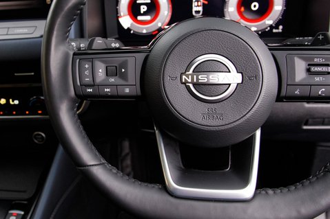 Nissan Qashqai DIG-T TEKNA DCT MHEV 18