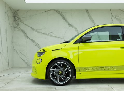 Abarth 500e Scorpionissima 41