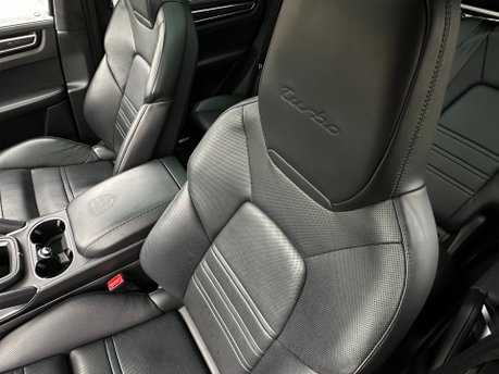 Porsche Cayenne V8 TURBO TIPTRONIC 54