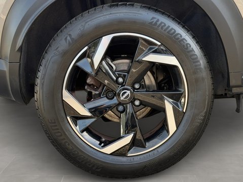 Nissan Juke 1.0 DiG-T 114 N-Connecta 5dr DCT 11
