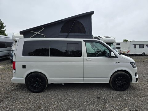Volkswagen Campervan Summers Day Campers 7