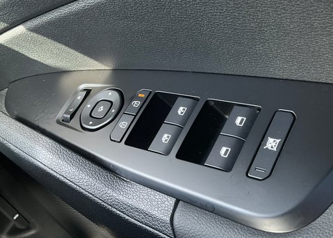 Kia Sportage Pure 1.6 T-GDi 21