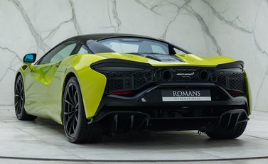 McLaren Artura 12