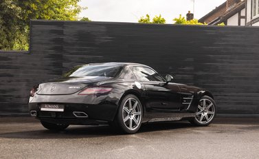 Mercedes-Benz SLS AMG 4