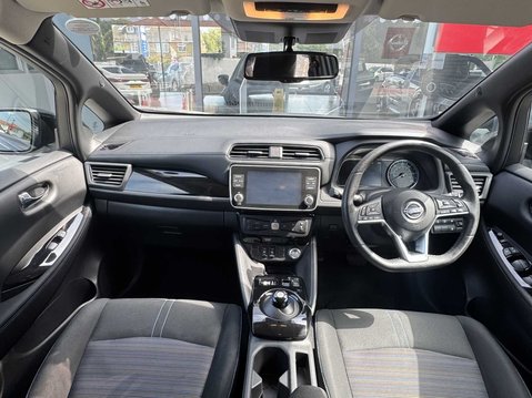 Nissan LEAF N-Connecta 11