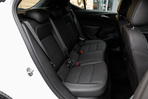 Vauxhall Astra ELITE NAV 33