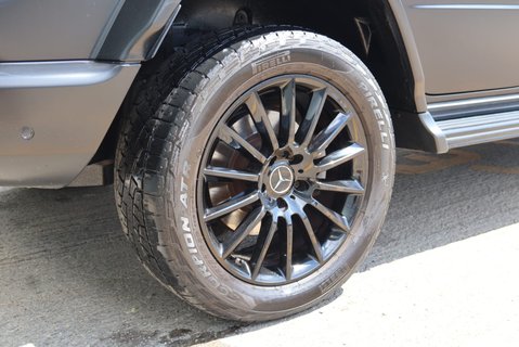 Mercedes-Benz G Series 2109 G 350 D 4MATIC AMG LINE PREMIUM MATT BLACK WRAPP 11