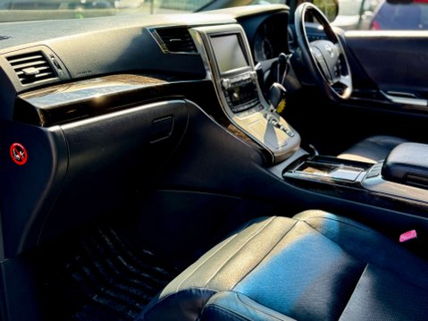 Toyota Vellfire Hybrid ZR G Edition 46