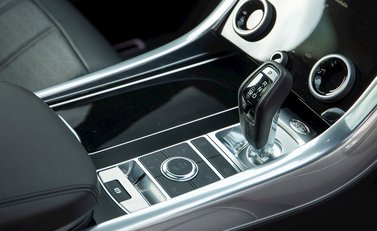 Land Rover Range Rover Sport 3.0 SDV6 Autobiography Dynamic 21