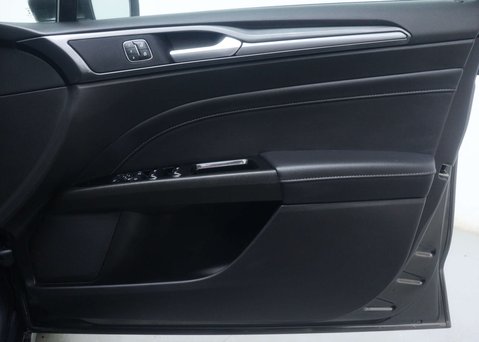 Ford Mondeo 2.0 Mondeo Titanium Edition HEV Auto 5dr 44