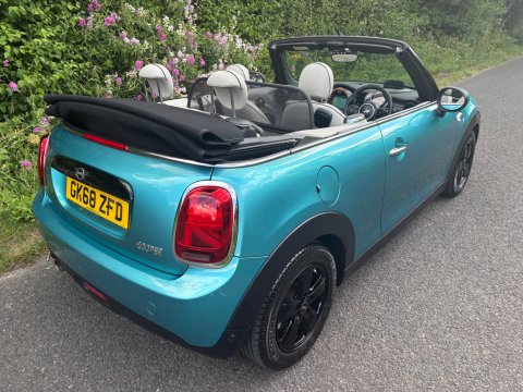 Mini Convertible COOPER 7