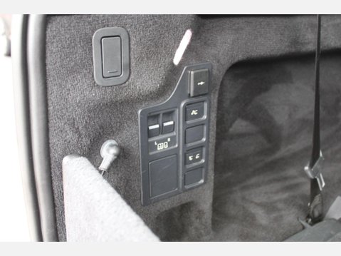 Land Rover Discovery R-DYNAMIC HSE MHEV 33